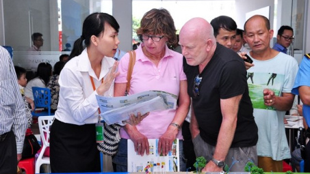 Central bank mulls term deposits for foreigners