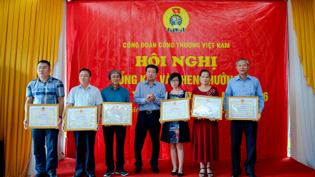 Công đoàn Tổng công ty Thép Việt Nam được  khen thưởng trong công tác tài chính – xã hội