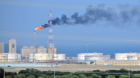 Giá dầu thế giới tăng nhẹ do nhân tố Saudi Arabia