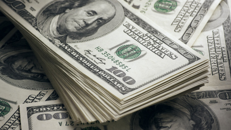 Đồng USD rơi xuống mức thấp nhất trong 13 tháng