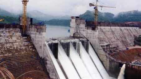 Expanded Thac Mo hydropower plant connects to national grid