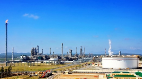 Petrolimex, BSR join hands to sell Dung Quat Refinery’s products