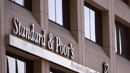 S&P hạ xếp hạng tín nhiệm của Hong Kong, chỉ số Hang Seng tuột dốc