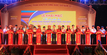 Khai mạc Hội chợ triển lãm hàng CNNT tiêu biểu khu vực phía Bắc năm 2017