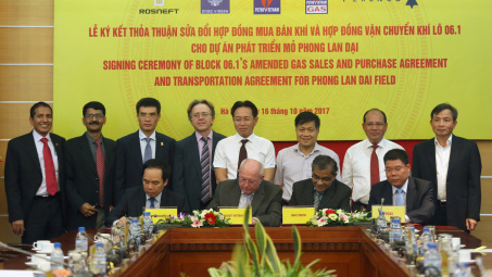 Ký các hợp đồng cho Dự án phát triển mỏ Phong Lan Dại