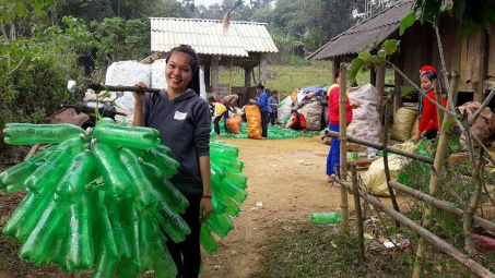 “Hoa giấy lụa” giúp bà con dân tộc Mường ở Hòa Bình tăng thêm thu nhập