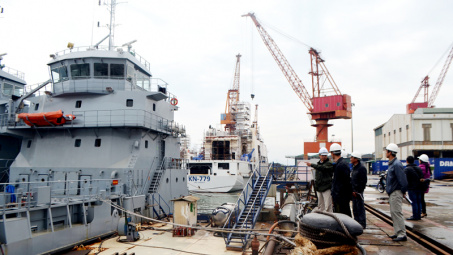 Vietnamese firm starts building fish trawler for Canada