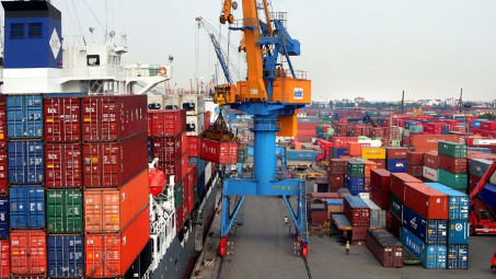 Vietnam’s trade deficit hits 2.13 billion USD in first eight months