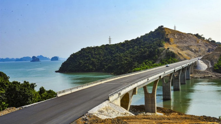 Quang Ninh’s efforts pay off in improving competitiveness 