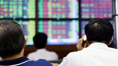 Stocks retreat from three-day rally 