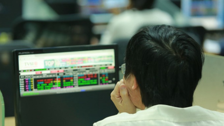 Shares sink on investor sentiment 