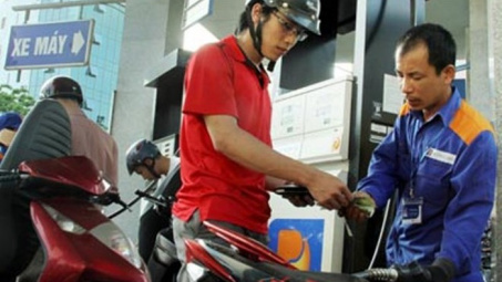 Petrol prices continue to decrease 