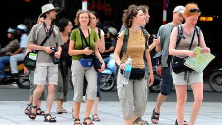 Earnings from tourism grow 26.7 percent in five months