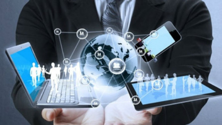 Vietnamese PM highlights impacts of Industry 4.0 in Davos