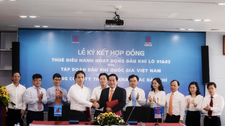 PVN và PVEP ký hợp đồng thuê điều hành hoạt động dầu khí Lô 01&02