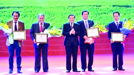 Supe Lâm Thao: “Bạn của nhà nông”