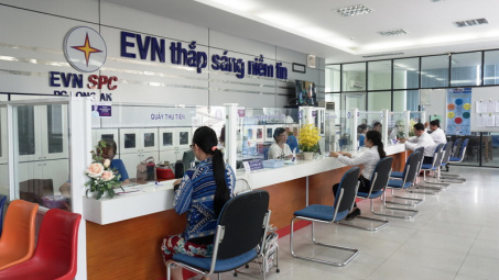 EVNSPC tổ chức nhiều hoạt động để tri ân khách hàng dùng điện