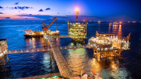 Vietsovpetro vượt mức doanh thu bán dầu năm 2017