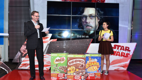 Bánh ngũ cốc ăn sáng Nestlé phiên bản Star Wars