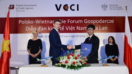 Vietnam, Polish airlines ink cooperation agreement