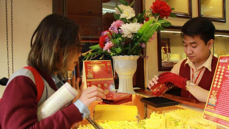 Giá vàng hôm nay 14/1: Áp sát ngưỡng 37 triệu đồng/lượng