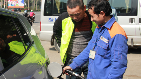 Giá xăng giảm ngay sau kỳ nghỉ Tết Nguyên đán