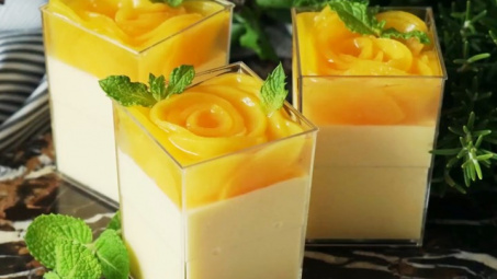 Thạch đào sữa tươi mát lạnh cho ngày nóng