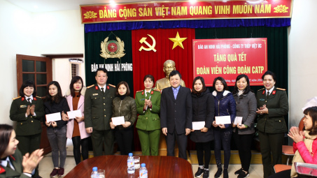 Yên tâm làm “người” của Thép Việt Úc