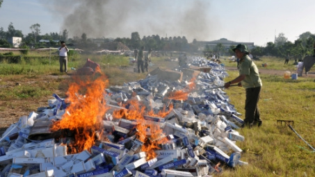 Sản xuất, buôn bán hàng cấm bị phạt tới 100 triệu đồng