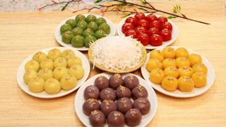 Cách làm bánh trôi ngũ sắc cho Tết Hàn thực