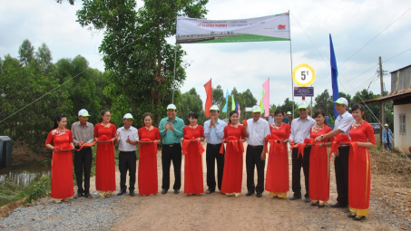 Vietsovpetro bàn giao công trình cầu nông thôn tại Long An