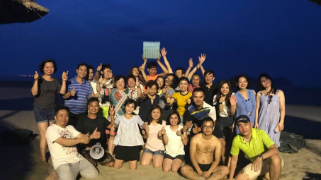 Nối thêm yêu thương vào với nhau 