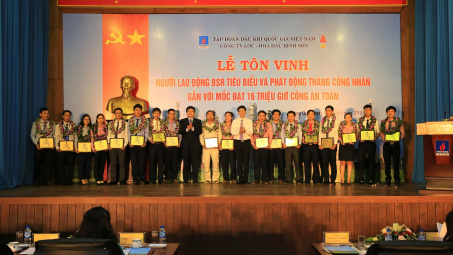 Tôn vinh “Người lao động BSR tiêu biểu"