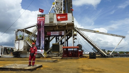 Giá dầu tăng bởi xuất khẩu từ Venezuela sụt giảm