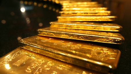 Giá vàng hôm nay 15/7: Cuộc chiến dìm vàng chìm sâu