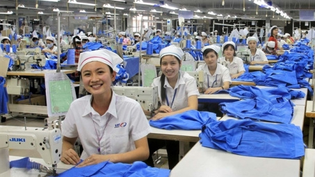 Phân dòng đầu tư công nghệ, dệt may duy trì đà tăng trưởng mạnh mẽ
