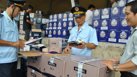 Rượu, bia, thuốc lá nhập khẩu phải làm thủ tục hải quan tại cửa khẩu nhập