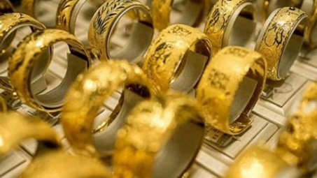 Giá vàng trong nước diễn biến trái chiều với thế giới