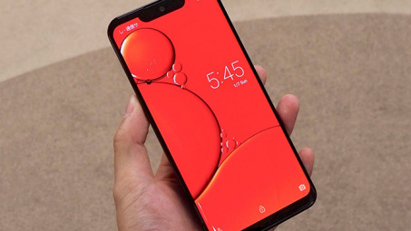 Sharp ra mắt smartphone dùng màn hình OLED 