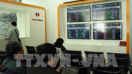 Chứng khoán 5/10: Cổ phiếu dầu khí, ngân hàng giảm sâu