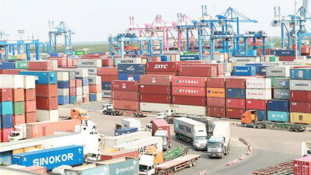 Xuất siêu kỷ lục gần 5,4 tỷ USD