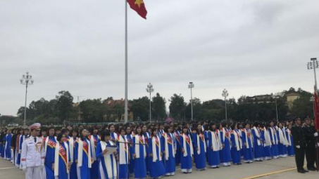 Trái tim May 10 với Bác Hồ