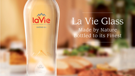 La Vie ra mắt sản phẩm chai thủy tinh