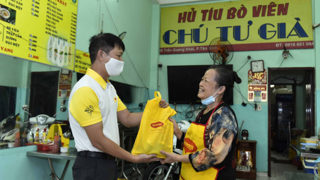 Nestlé hỗ trợ 22.000 cửa hàng nhỏ, quán ăn  và căng-tin trường học bị ảnh hưởng dịch bệnh Covid-19