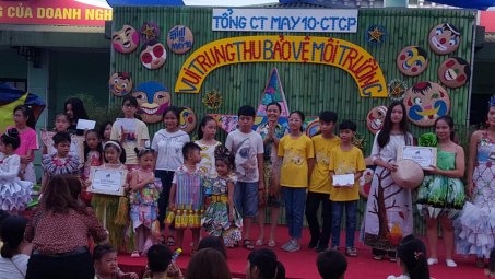 Con em May 10 vừa vui trung thu, vừa hành động vì môi trường