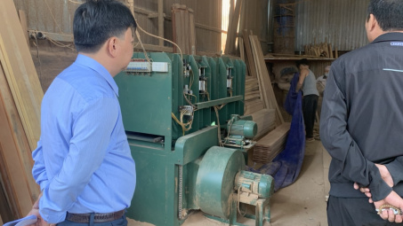 Vĩnh Phúc: Tiếp tục nghiệm thu đề án “Hỗ trợ  kinh phí đầu tư máy móc thiết bị tiên tiến trong sản xuất mộc”