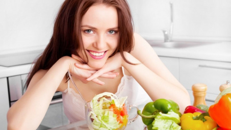 Bí quyết chăm da, giữ dáng cho phụ nữ văn phòng
