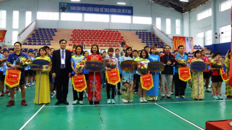 Sôi nổi giải Cầu lông Bóng bàn phong trào Tổng công ty Điện lực - TKV năm 2019