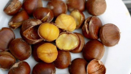 Cảnh báo ăn nhiều hạt dẻ dễ gây chảy máu dạ dày