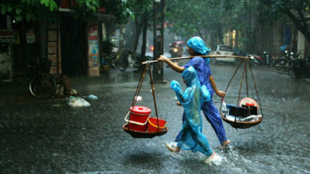Hôm nay Hà Nội hạ nhiệt, có mưa to và dông